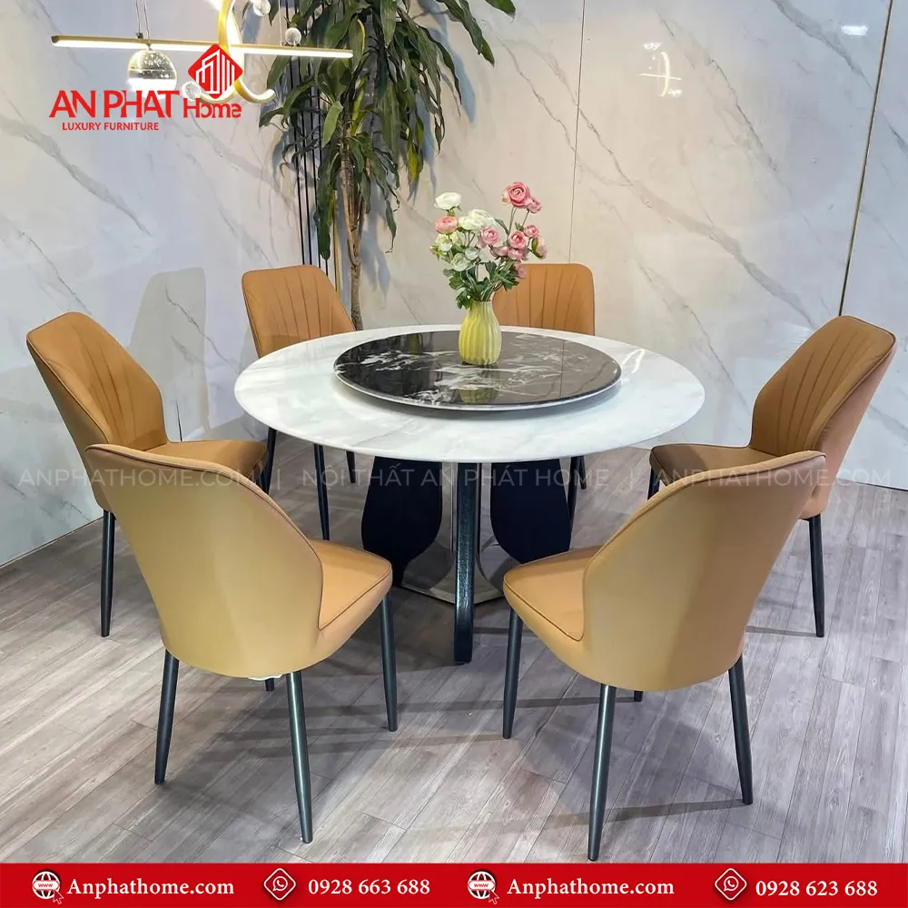 khung bàn được làm từ inox sang trọng, có 2 kích thước chính phía trên có thể ngồi từ 6 - 8 ghế tùy theo nhu cầu sử dụng