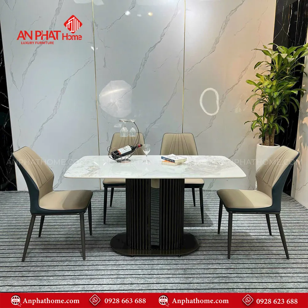 Bộ bàn ghế ăn mặt đá cao cấp 4 ghế BA-1962 12 Mặt bàn thiết kế đa dạng kích thước từ 1m20 - 2m20 quý khách có thể lựa chọn kích thước phù hợp với không gian nhà mình, hơn nữa ghế da khách hàng có thể mua thêm số lượng phù hợp với nhu cầu sử dụng