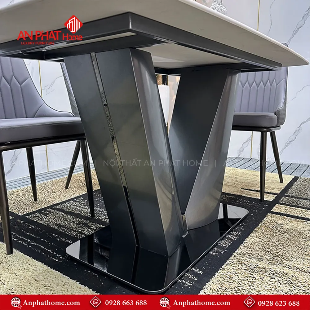 Bộ bàn ghế ăn thiết kế hiện đại BA-2011 11 Chân bàn thiết kế vô cùng sang trọng, mặt bàn đá thạch anh với nhiều kích thước đa dạng từ 1m40 – 2m20 quý khách có thể lựa chọn mua thêm số lượng ghế, tùy theo nhu cầu sử dụng.